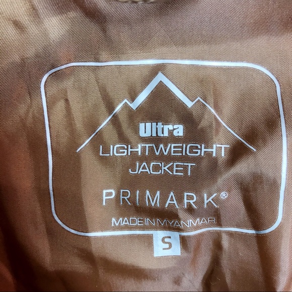 Ultra Lightweight Puffer Jacket by Primark. - Picture 3 of 4